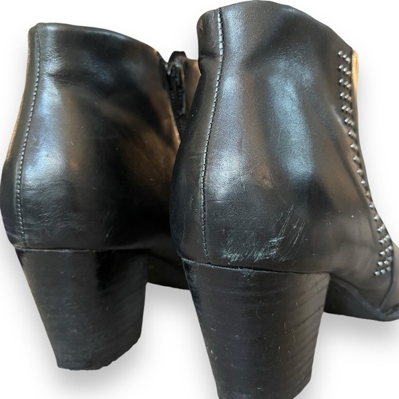 Vionic Georgia Black Smooth Leather Silver Studded Ankle Bootie Boot Shoe 9 - Picture 7 of 11